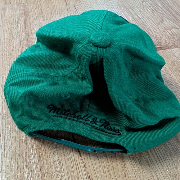 Vintage Boston Celtics hat - Picture 2 of 3